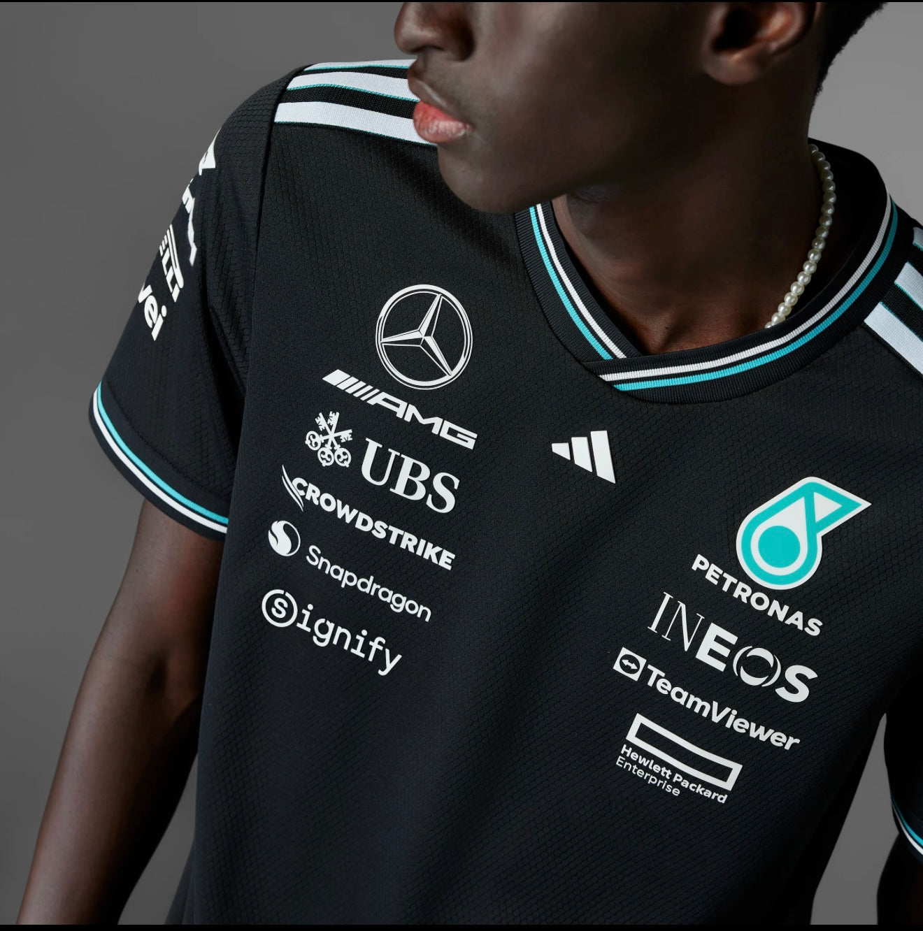 Playera Authentic Negro Mercedes AMG Petronas Oficial 2025
